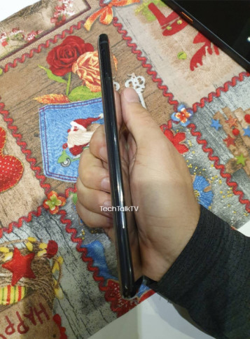 Samsung Galaxy Note 10 Lite во всех деталях на фото