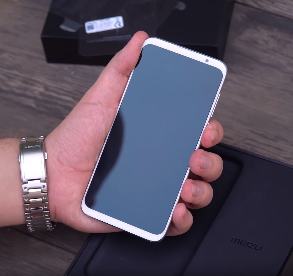 Meizu 16 с одной из лучших на рынке камер отдают дешевле 9000 рублей