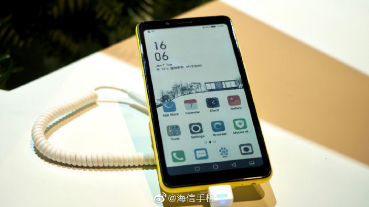 Hisense Color        E-Ink