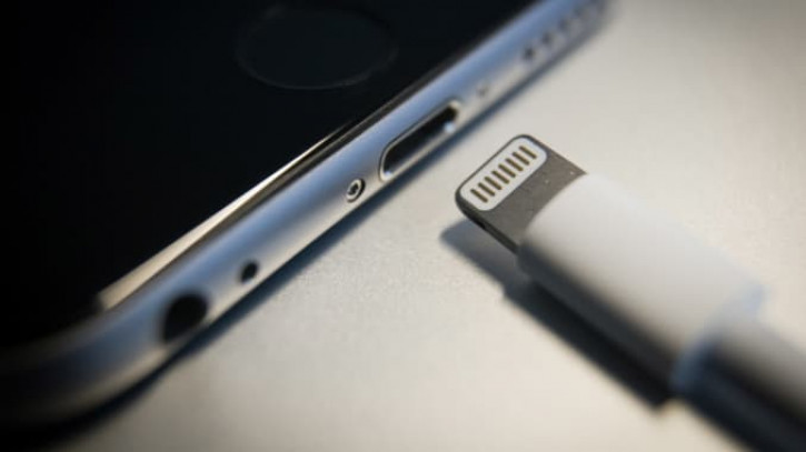 Apple: USB Type-C  !     