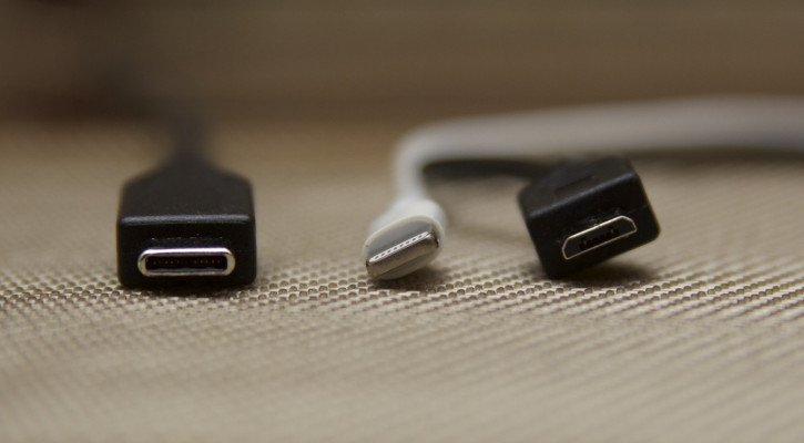 Apple: USB Type-C  !     