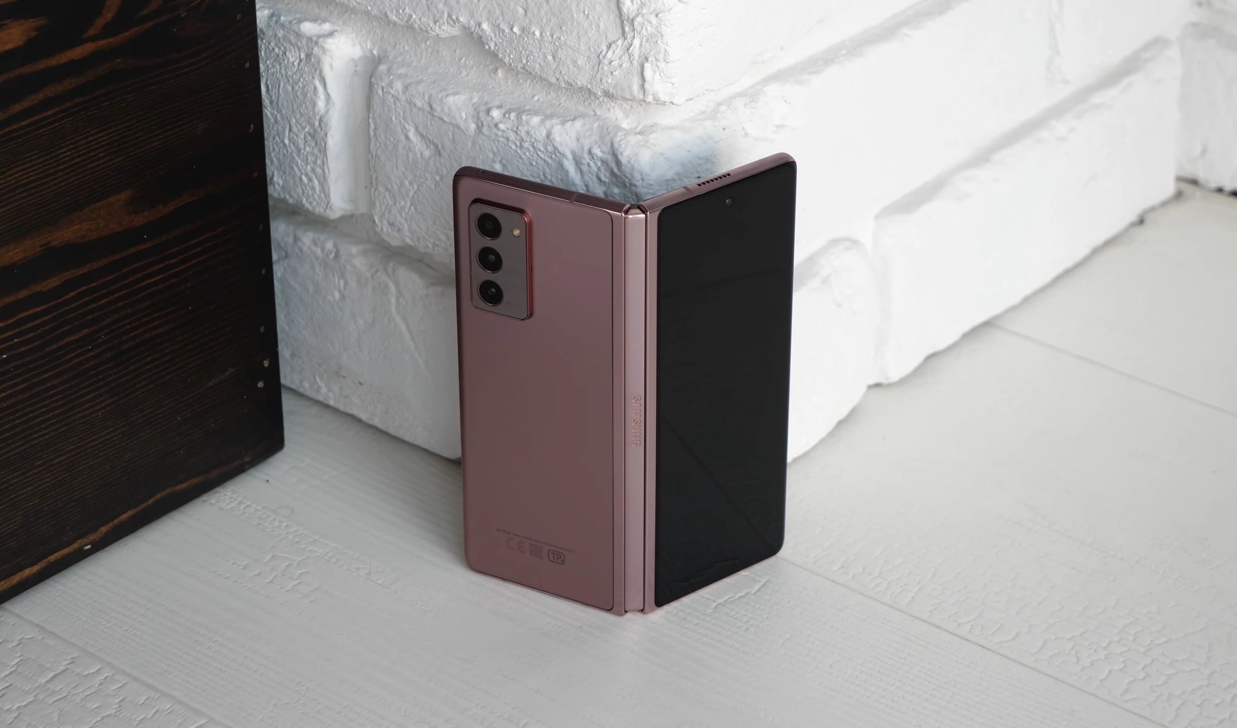 ВИДЕО: Обзор Samsung Galaxy Z Fold 2 – будущее за складными экранами