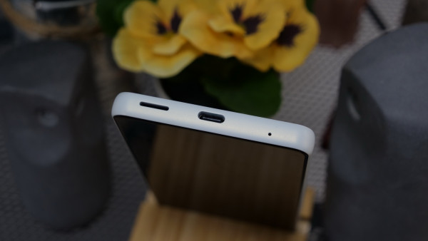  Sony Xperia Ace 2:   