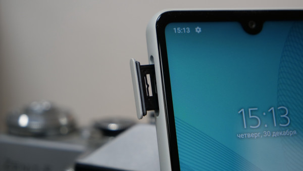  Sony Xperia Ace 2:   