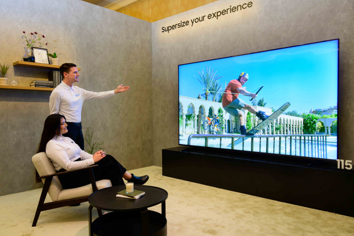 QD-OLED S95F  4000   Vision AI: - Samsung  CES 2025