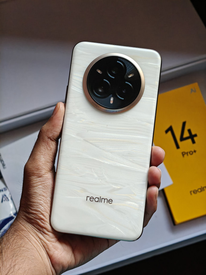      Realme 14 Pro+    