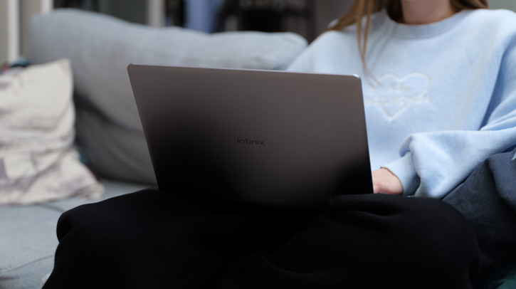  Infinix InBook Air XL442:   