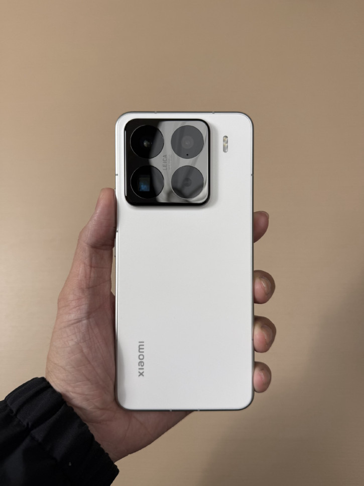 Xiaomi 15s Pro   :  Surge?