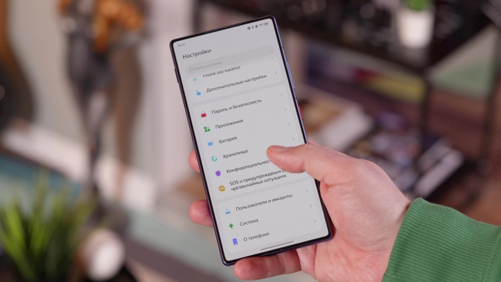 Портрет флагманского смартфона 2025 года: рекордные батареи и другие тренды