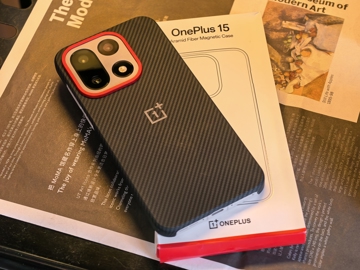 Обзор оригинальных чехлов для OnePlus 15