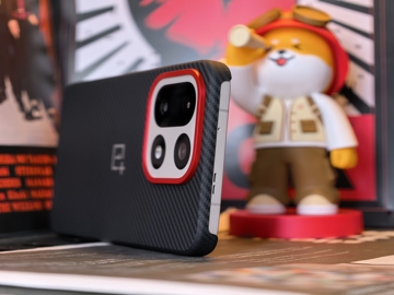 Обзор оригинальных чехлов для OnePlus 15