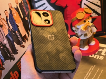 Обзор оригинальных чехлов для OnePlus 15