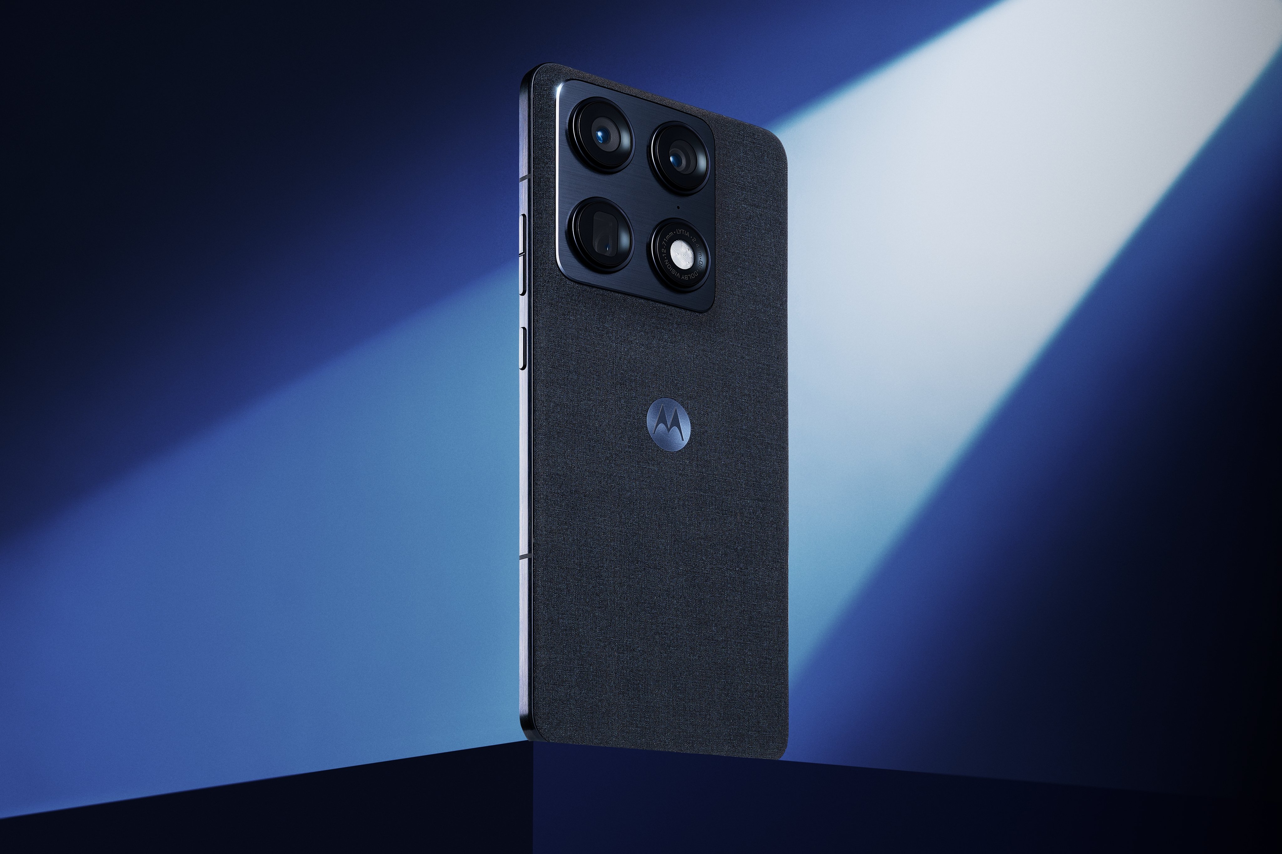 Анонс Motorola Signature: дизайнерский флагман на Snapdragon 8 Gen 5