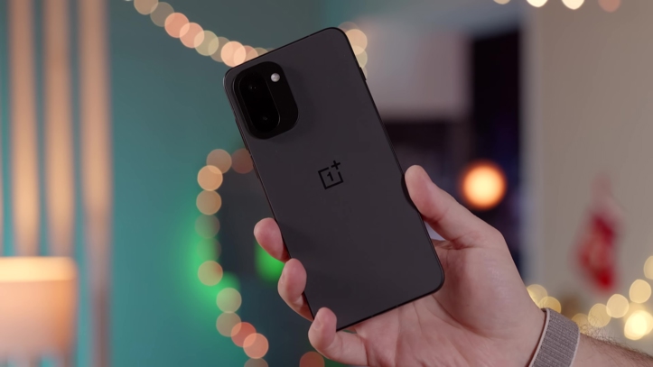 Обзор OnePlus 15R: флагман за копейки