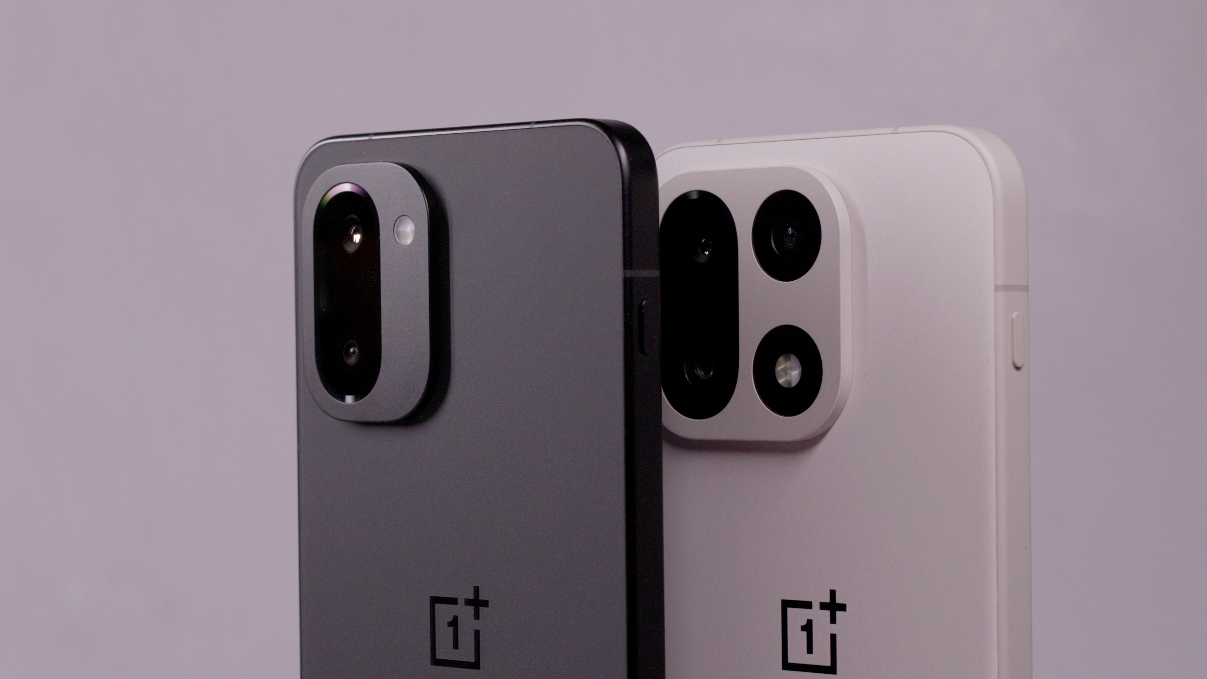 16 отличий OnePlus 15 и OnePlus 15R: сэкономить или переплатить?