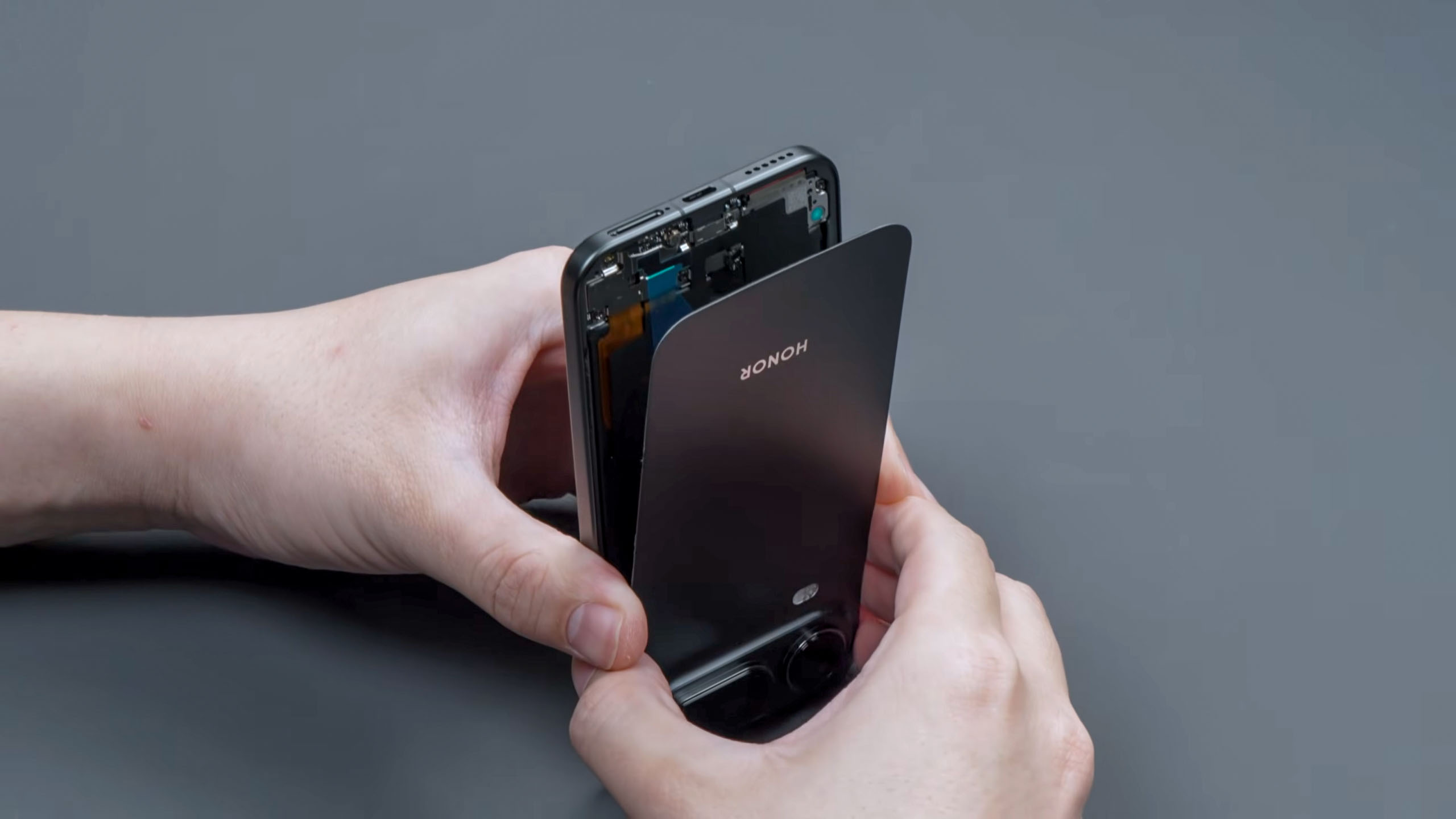 Honor Magic 8 Pro Air разобрали на видео: чудо инженерного миниатюризма