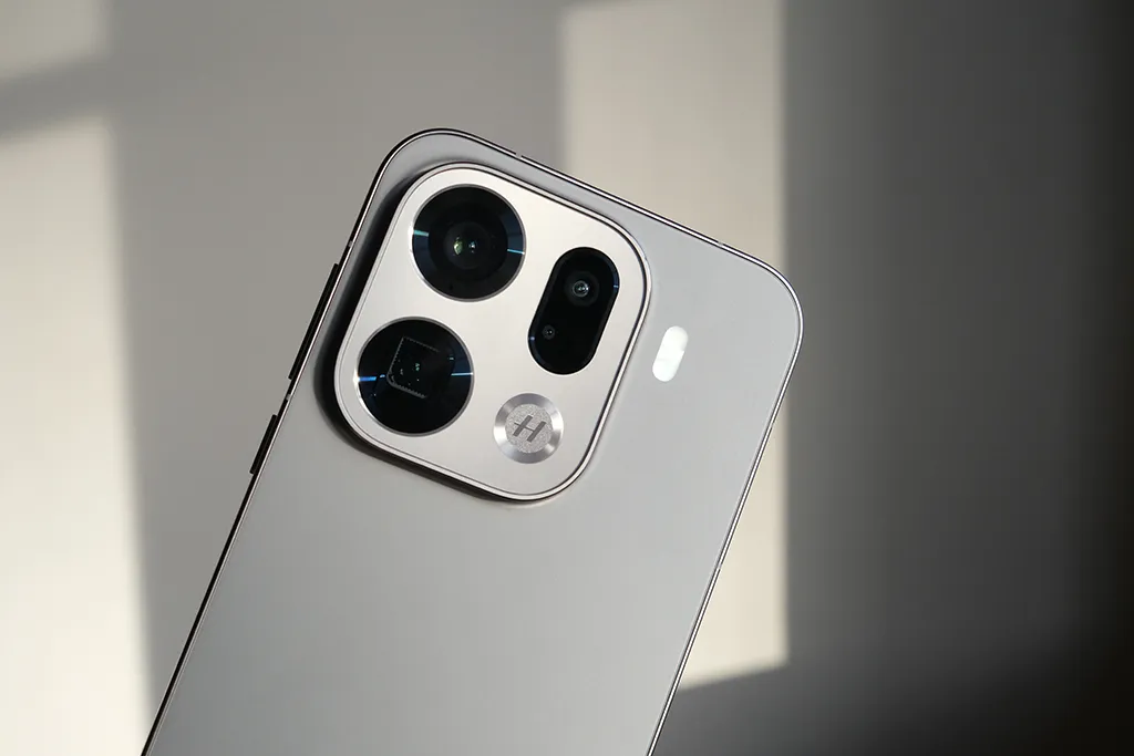 OPPO обдумывает большой апгрейд зум-камеры Find X10