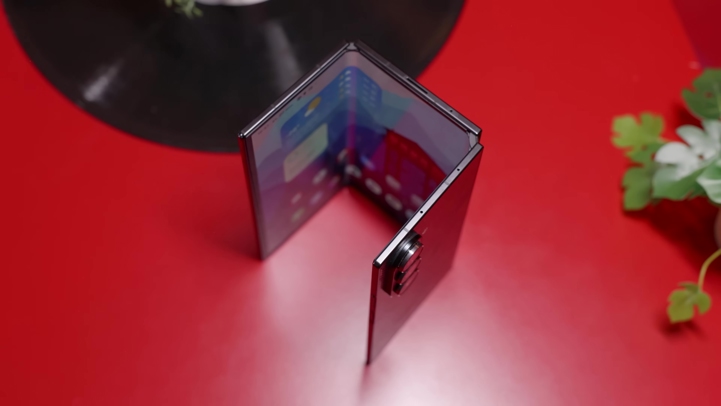 Обзор Samsung Galaxy Z TriFold: один девайс для всех задач?