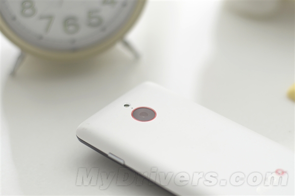 ZTE  Nubia Z5 mini c 4,7