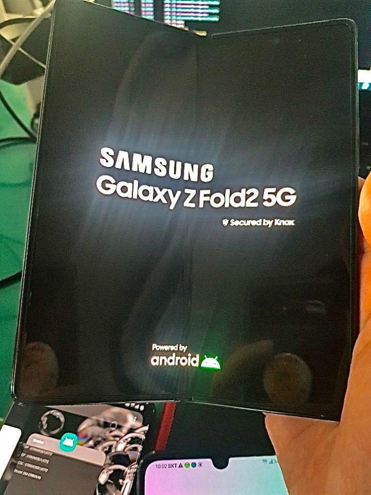   Samsung Galaxy Z Fold 2    