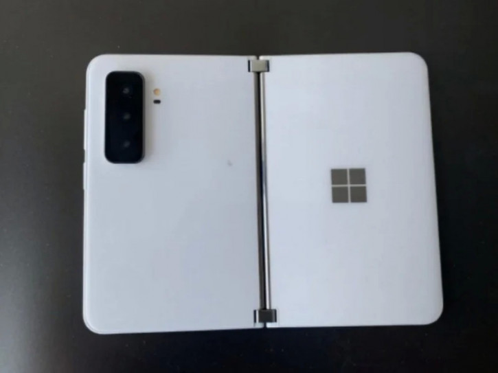 Microsoft c :       Surface Duo 2