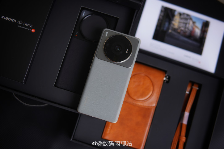 -: Xiaomi 12S Ultra     