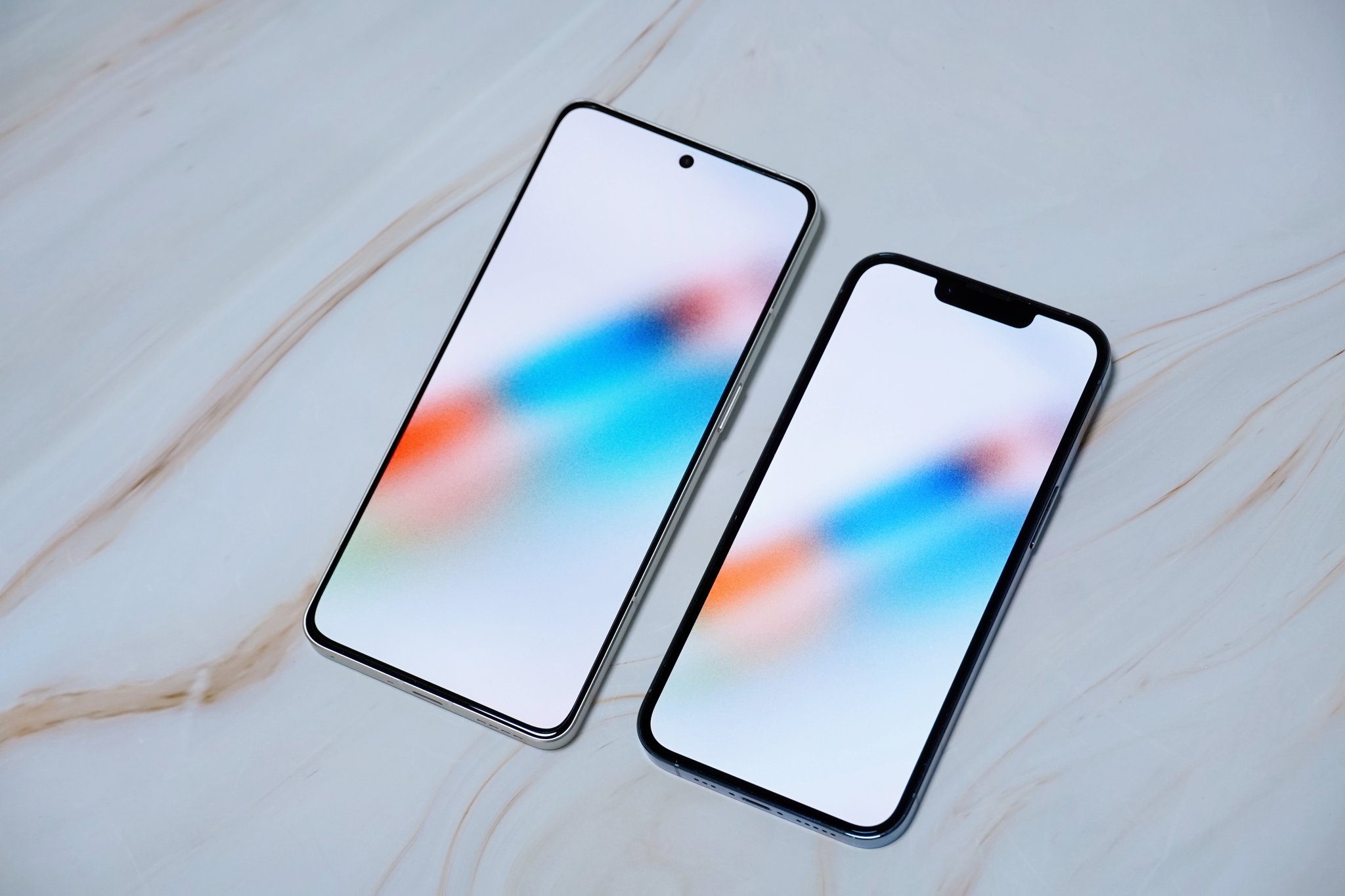 Realme GT2 MEE похвастает могучей зарядкой, не жертвуя батарей и весом