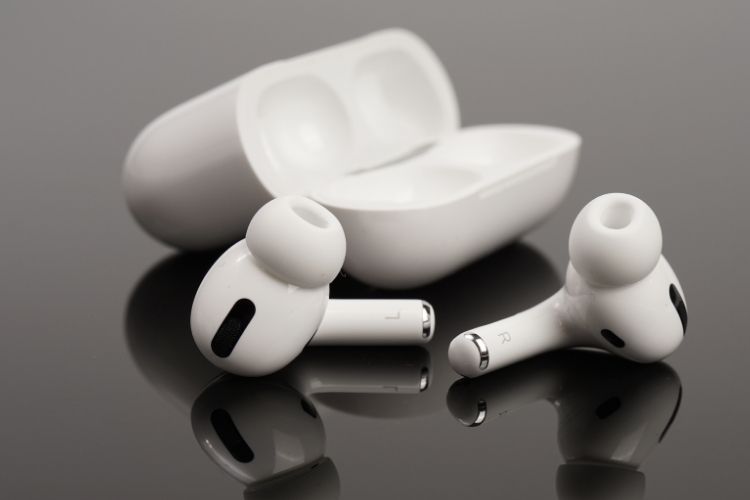 Покупайте новые! Старые iPhone не будут работать с AirPods Pro 2