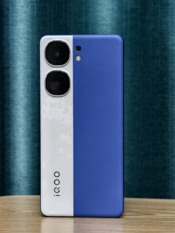   iQOO Neo 9S Pro+     