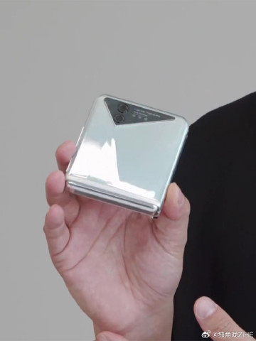 Глава Xiaomi показал Mix Flip и его ранние прототипы на видео