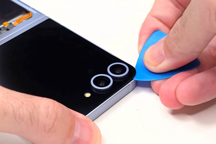 Samsung Galaxy Z Flip 6     ()