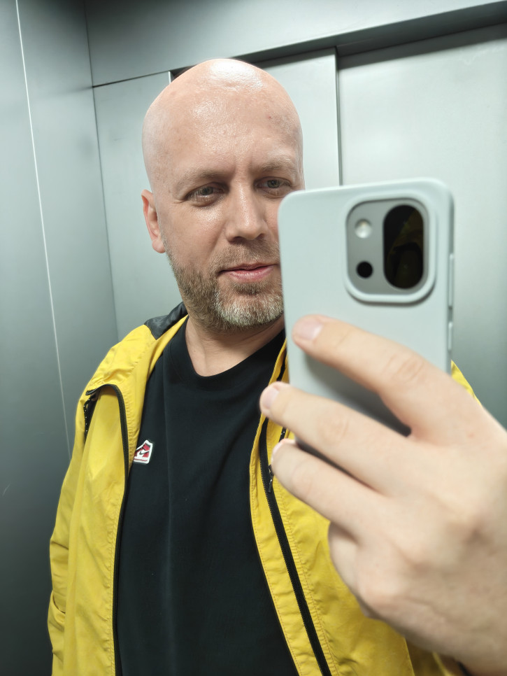  OnePlus 13T:   
