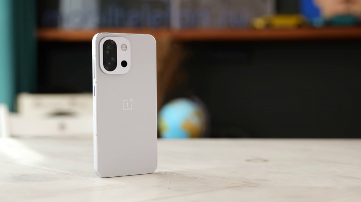  OnePlus 13T:   