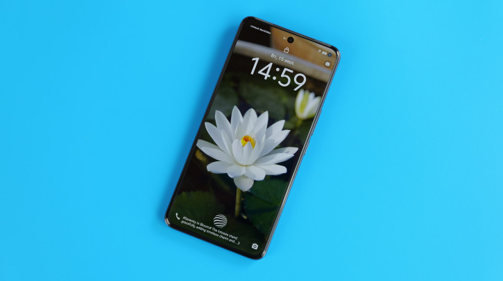  Vivo V50:  