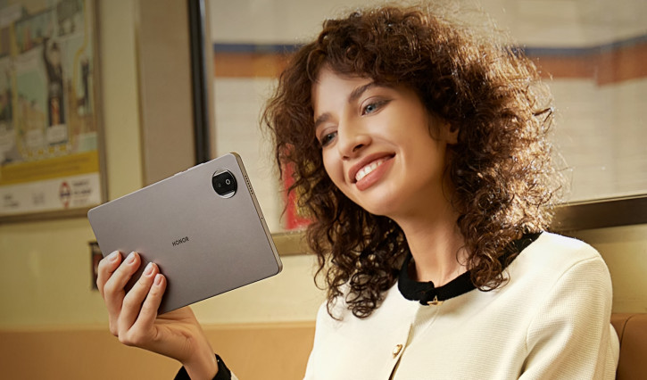  Honor Pad X7:     Snapdragon