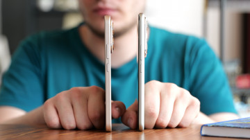  Honor 400:     iPhone  -  