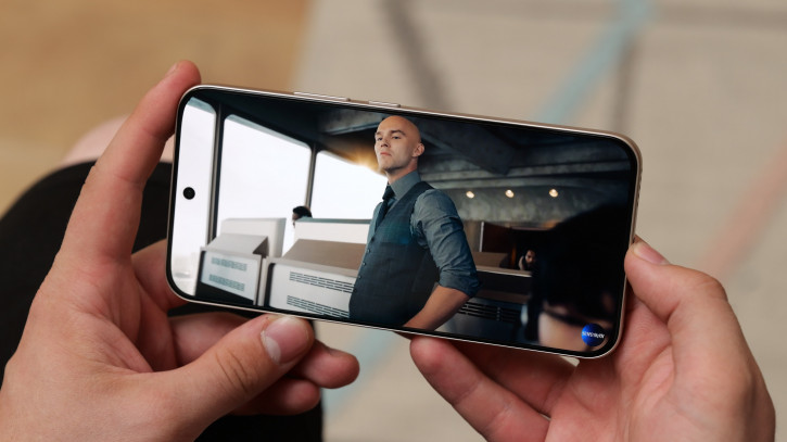  Honor 400:     iPhone  -  