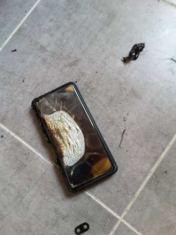    Google Pixel:    	