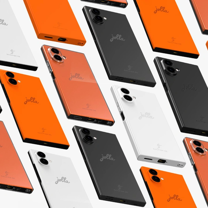 Первые покупатели получили свои Jolla Phone
