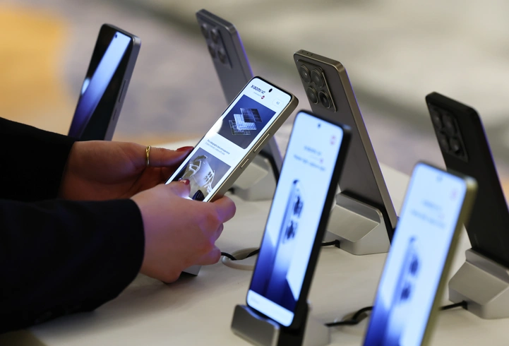 Apple и Huawei резко растут на фоне резкого упадка рынка Китая