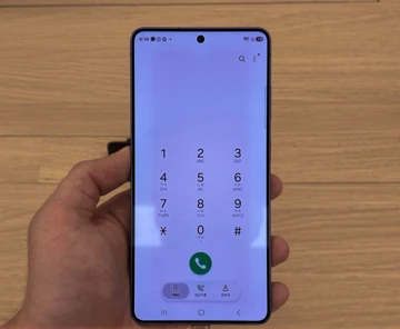 Samsung отрицает аппаратную суть проблемы покраснения экранов Galaxy S26 Ultra