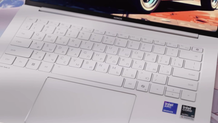 Обзор Honor MagicBook Pro 14 2026: лёгкий и компактный царь-ноутбук