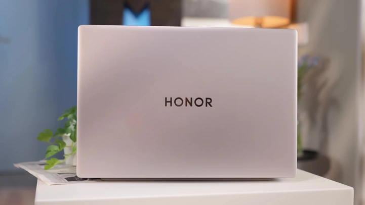 Обзор Honor MagicBook 16 2026: 6 лет без лагов
