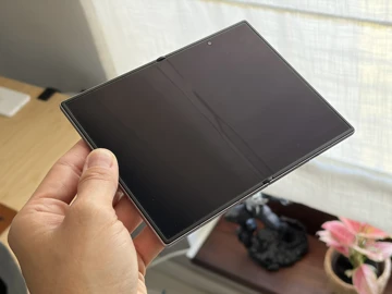 Вот, как выглядит экранная складка Samsung Z Fold 8 через неделю эксплуатации
