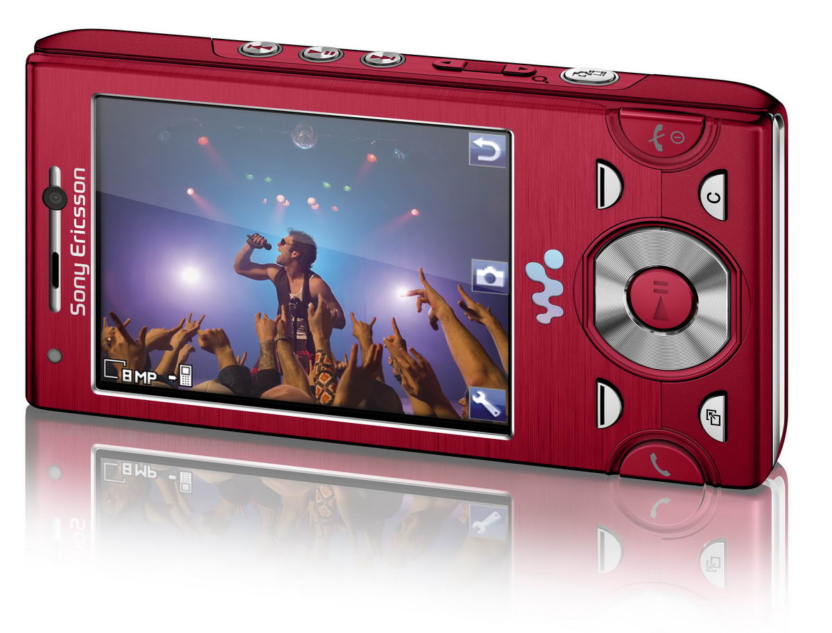 Sony Ericsson W995 в России через неделю за 24 999 рублей