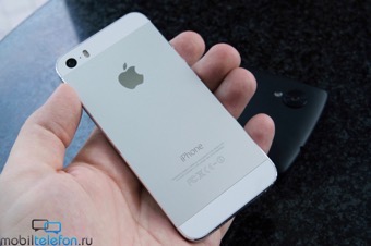 - Apple iPhone 5S  LG Nexus 5