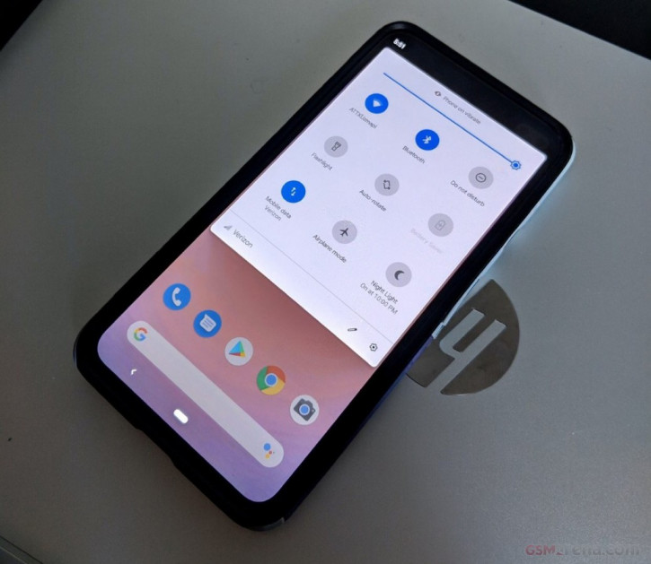 Самый странный прототип Google Pixel 4 XL на живых фото