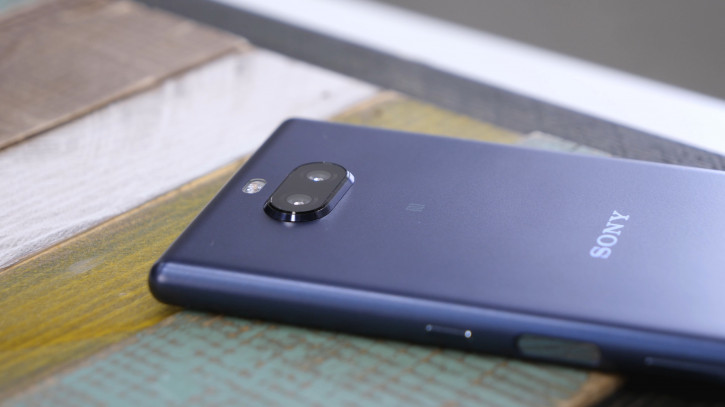  Sony Xperia 10 Plus:  