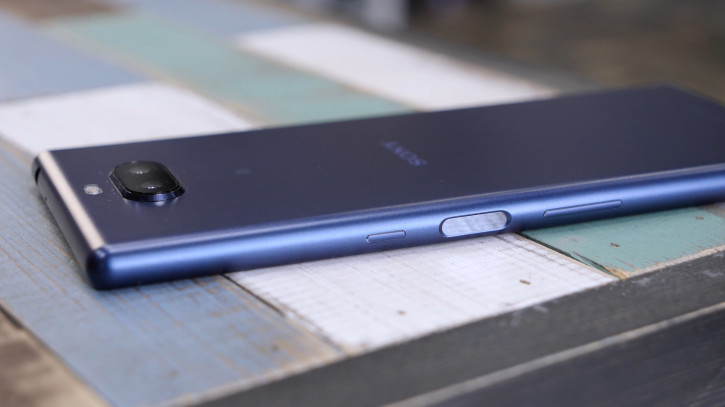  Sony Xperia 10 Plus:  
