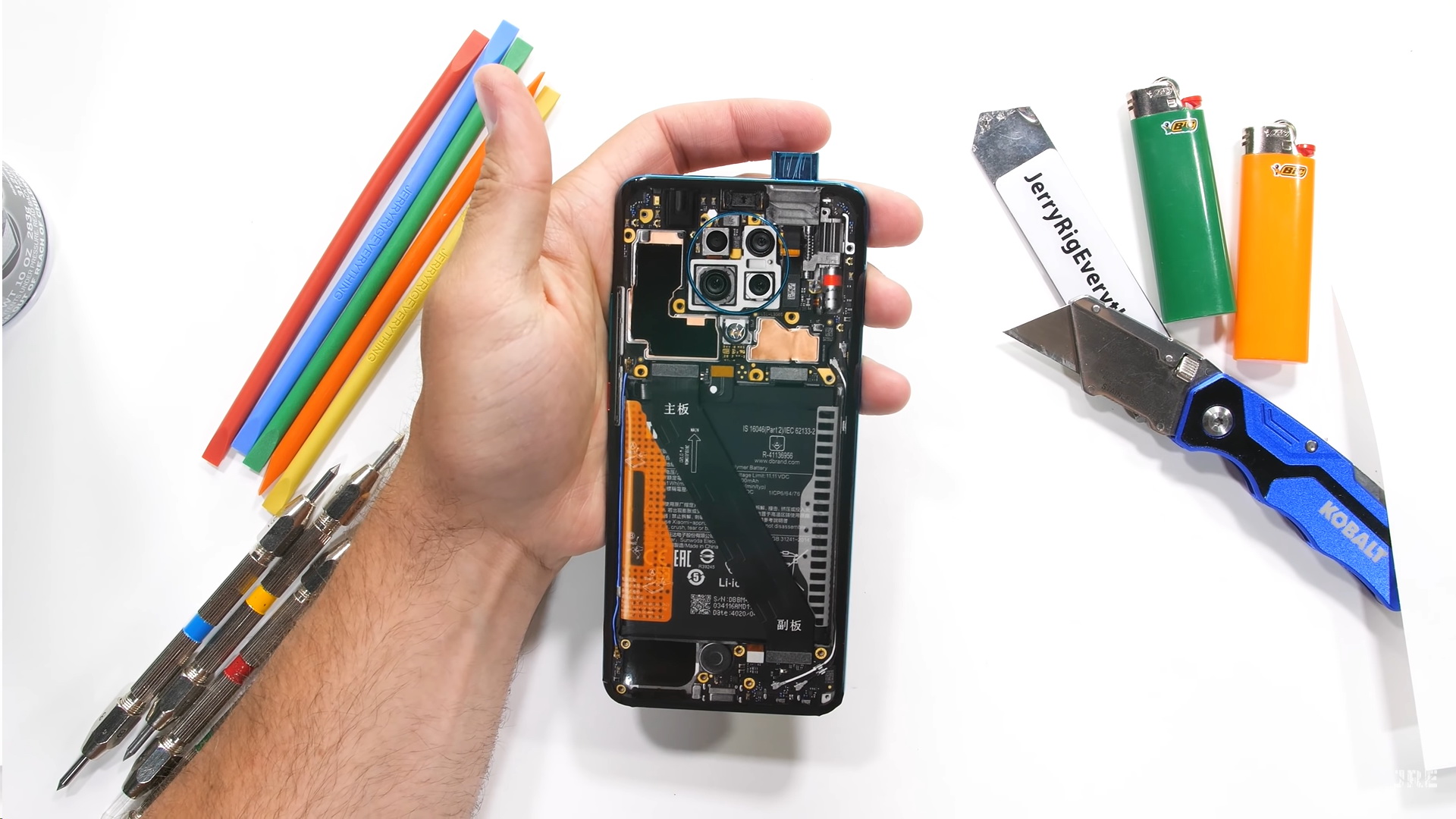 Poco F2 Pro сломали и починили во время тестов на прочность (видео)